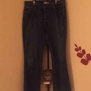 Sz 16 bootcut Levi's