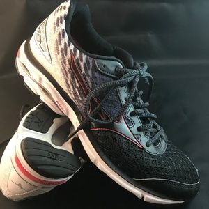mizuno wave rider 19 red