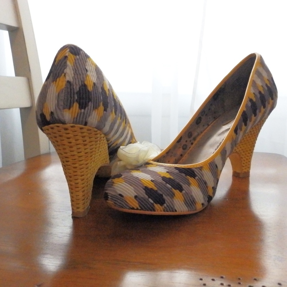 Yellow & Gray Poetic Licence 39 1/2 Heels, 9 US
