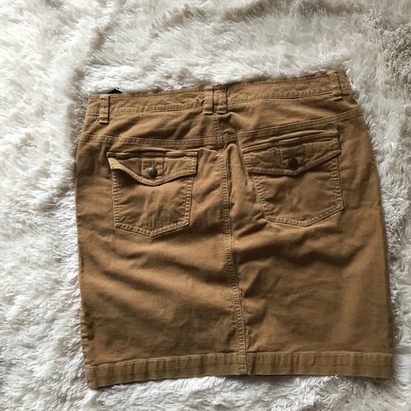 •CORDUROY SKIRT• - Picture 3 of 4
