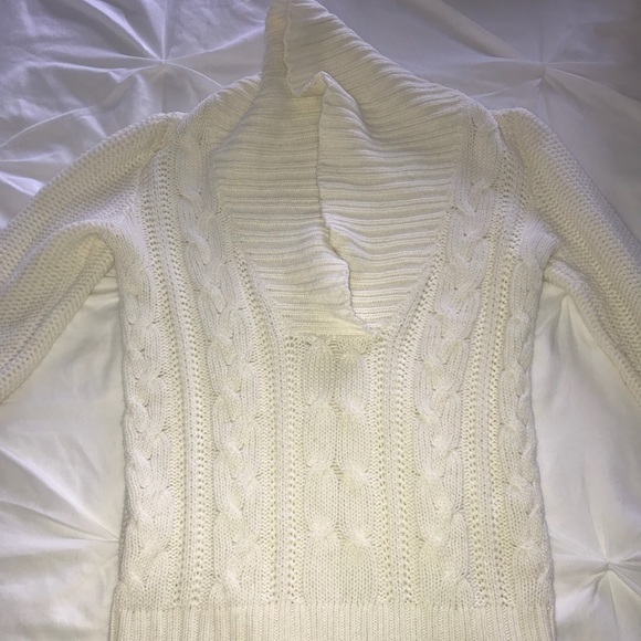 Cable-knit Sweater - Picture 5 of 8