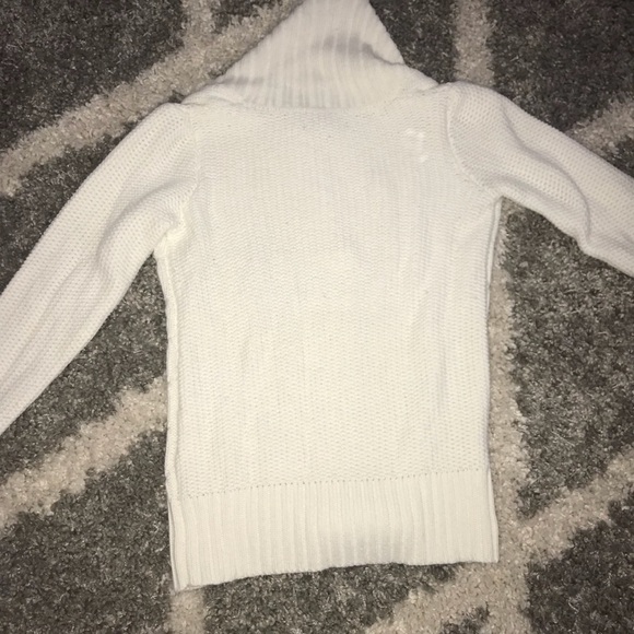 Cable-knit Sweater - Picture 6 of 8