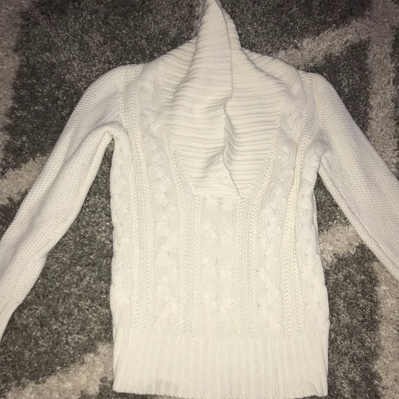 Cable-knit Sweater - Picture 7 of 8