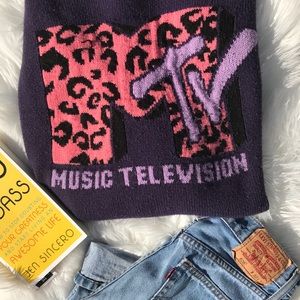 • DONATING SOON 🌟 90’s VINTAGE GRAPHIC SWEATSHIRT