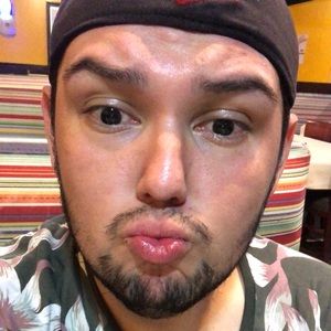 Meet your Posher, Luis