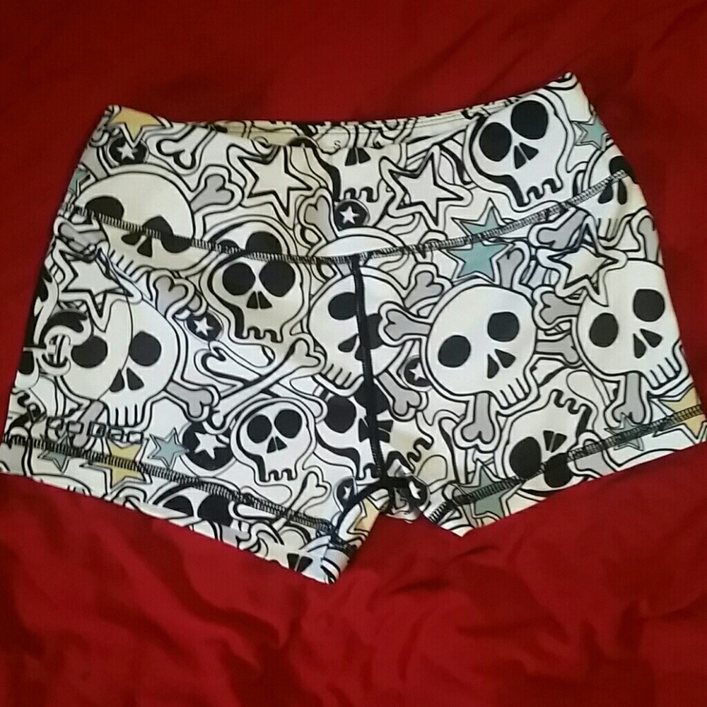 Barbell Voodoo (like Fleo) skull shorts