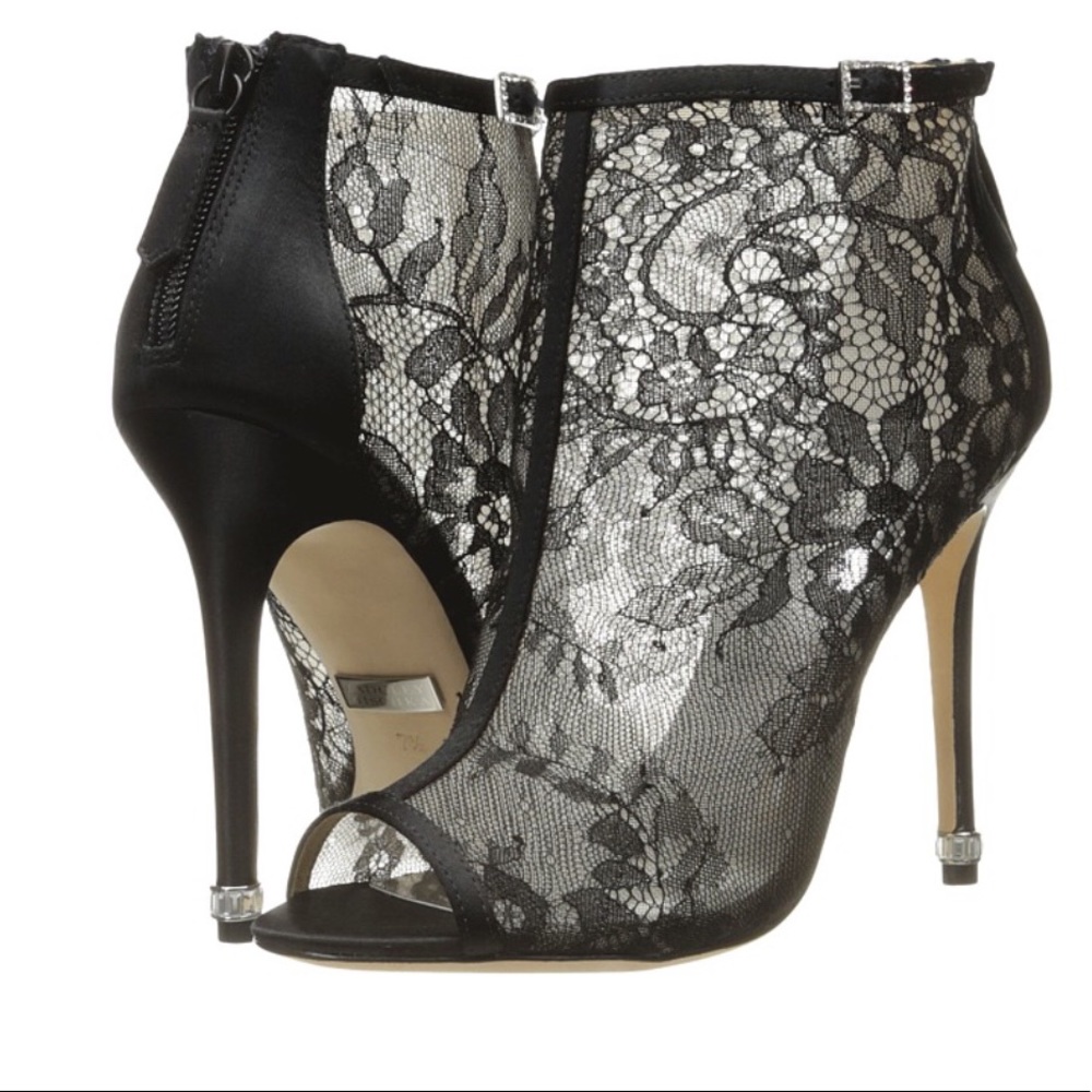 Badgley Mischka Black satin lace booties Size 5.5