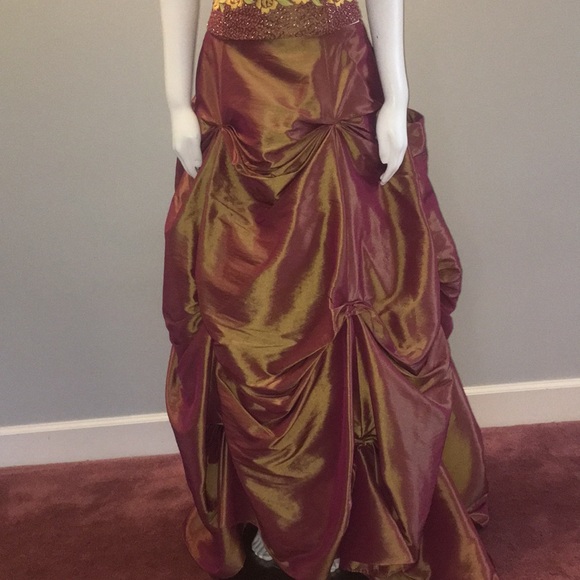 Two Piece Ballgown - Picture 3 of 4