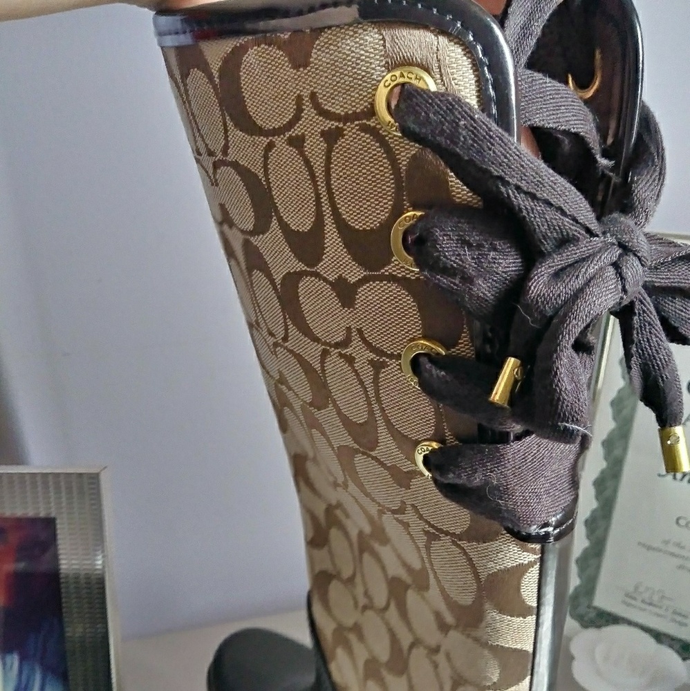 Coach boots