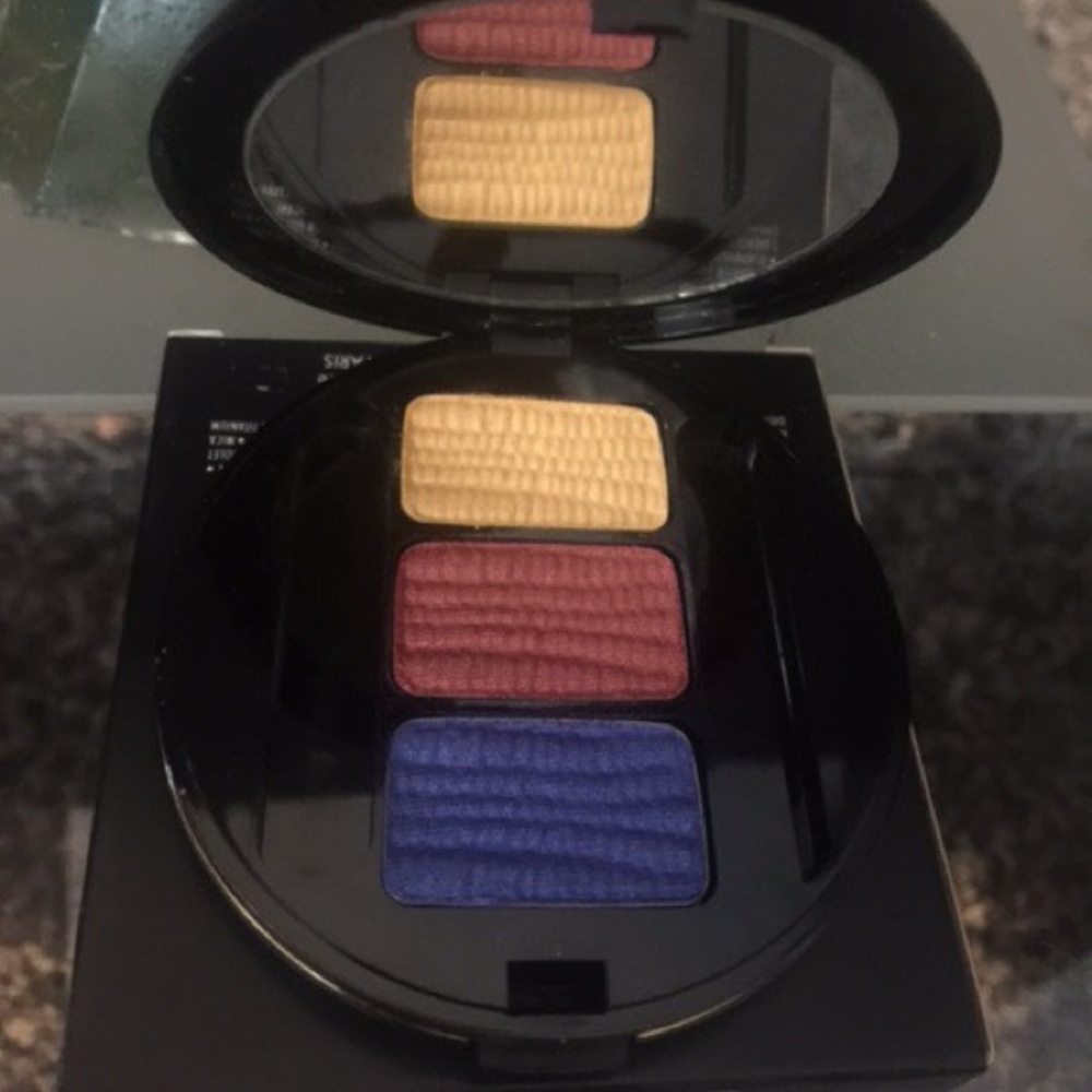 Brand new Stendhal eye shadow powder trio