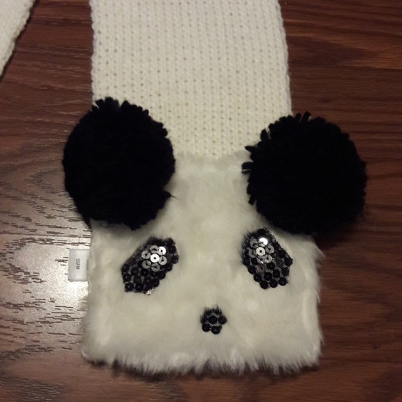 Cutest Scarf with Cute Trim ** NWT ** - Picture 2 of 3