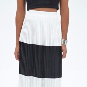 Forever 21 PLEATED STRIPED MAXI SKIRT, sz L