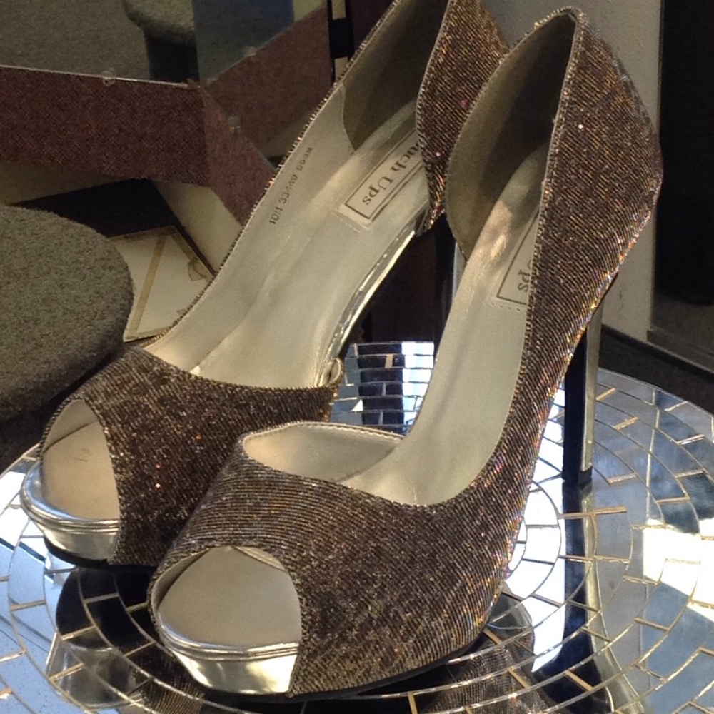 Touch-Ups leopard pumps