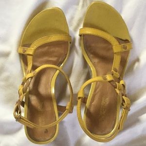 Kenneth Cole mustard wedges