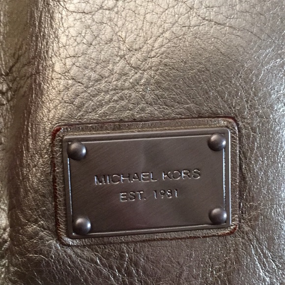 Michael Kors Gold Metallic Hobo Bag - Picture 3 of 8