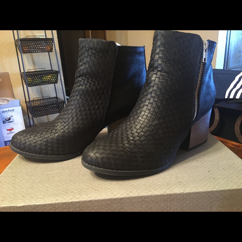 Ankle boots