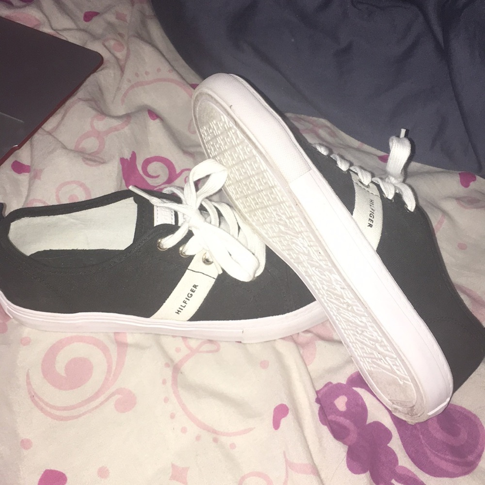 Tommy shoes