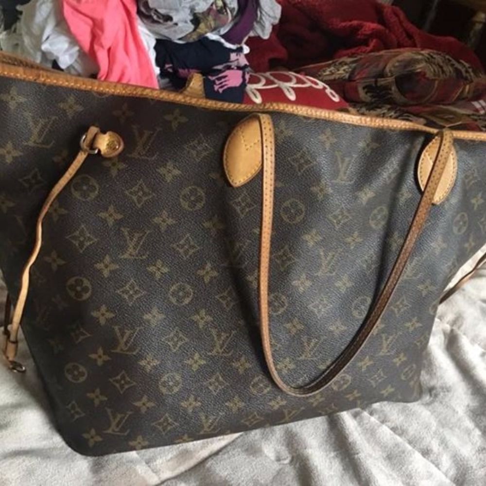 USED Authentic Louis Vuitton Neverfull