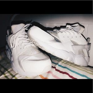 nike triple white hauraches!