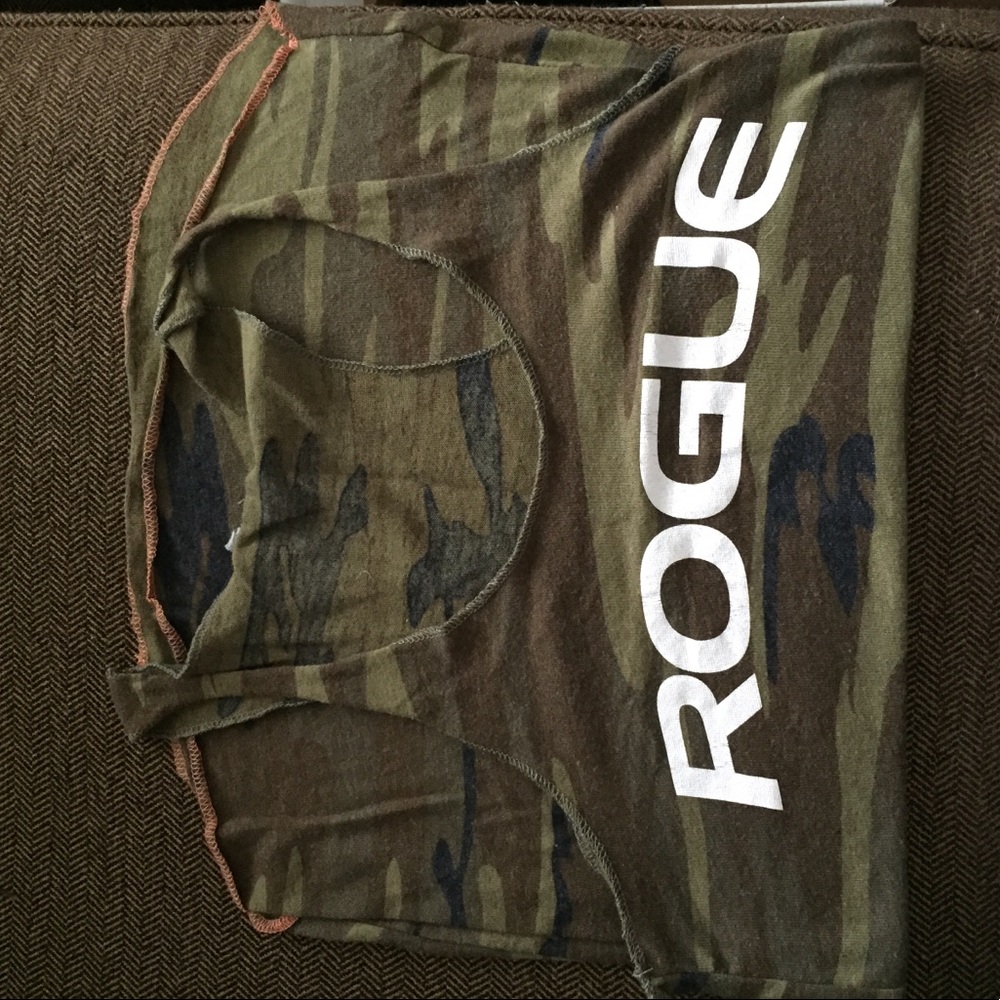 Rogue camo tank