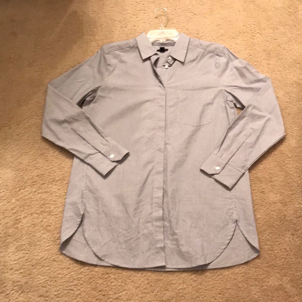 Ann Taylor Loft blue pinstripe button up blouse 💕