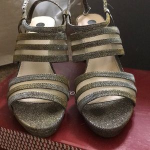 Two toned silver and gold heels