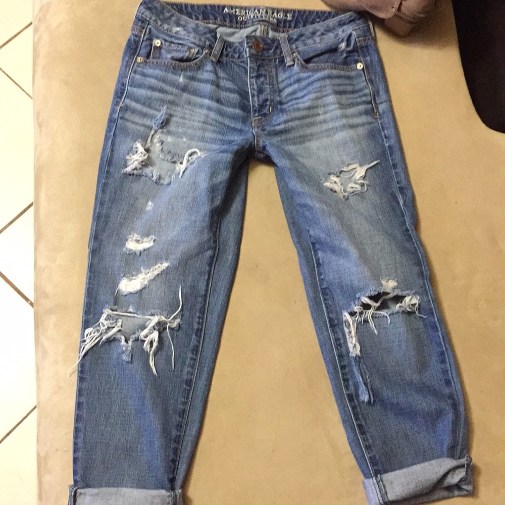 American Eagle Boy Cut Destroyed Cropped Jeans