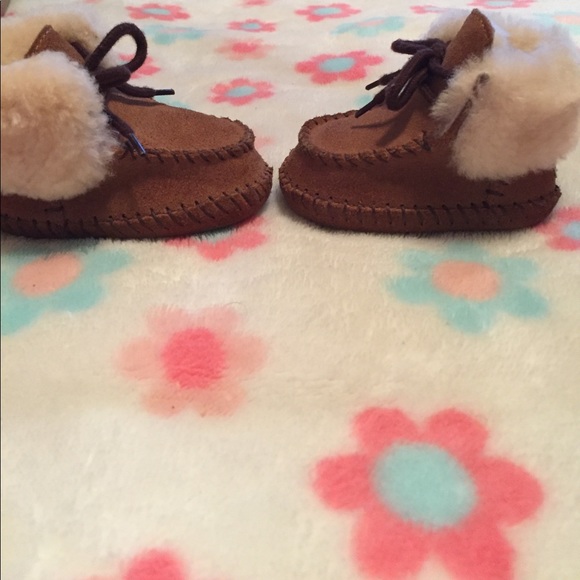 SOLD. Brand new UGG Unisex boots - Picture 3 of 4