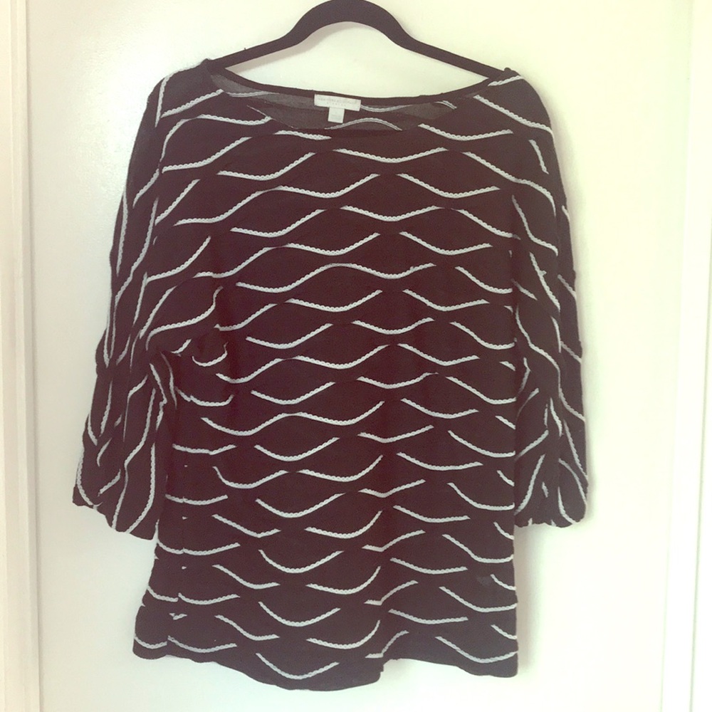 Cute NY&CO black and white scallop stretch top