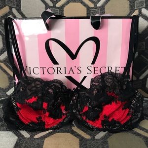 Victoria’s Secret Sexy lace unlined bra 34C