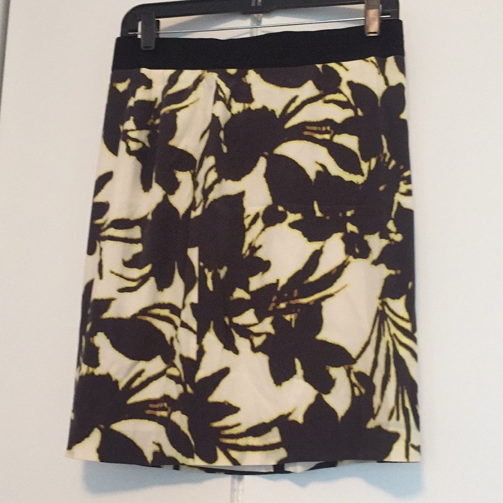 Ann Taylor Floral Silk Skirt in size 8