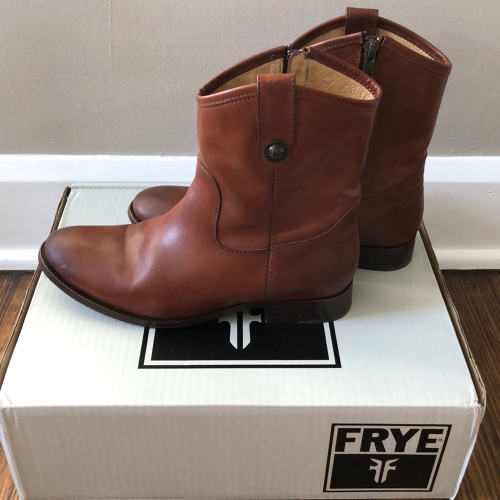 Frye Melissa Button Short