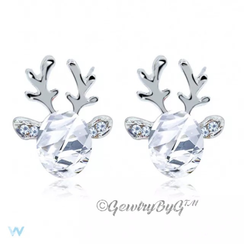 🐺Reindeer Holiday Stud Earrings! - Picture 2 of 3