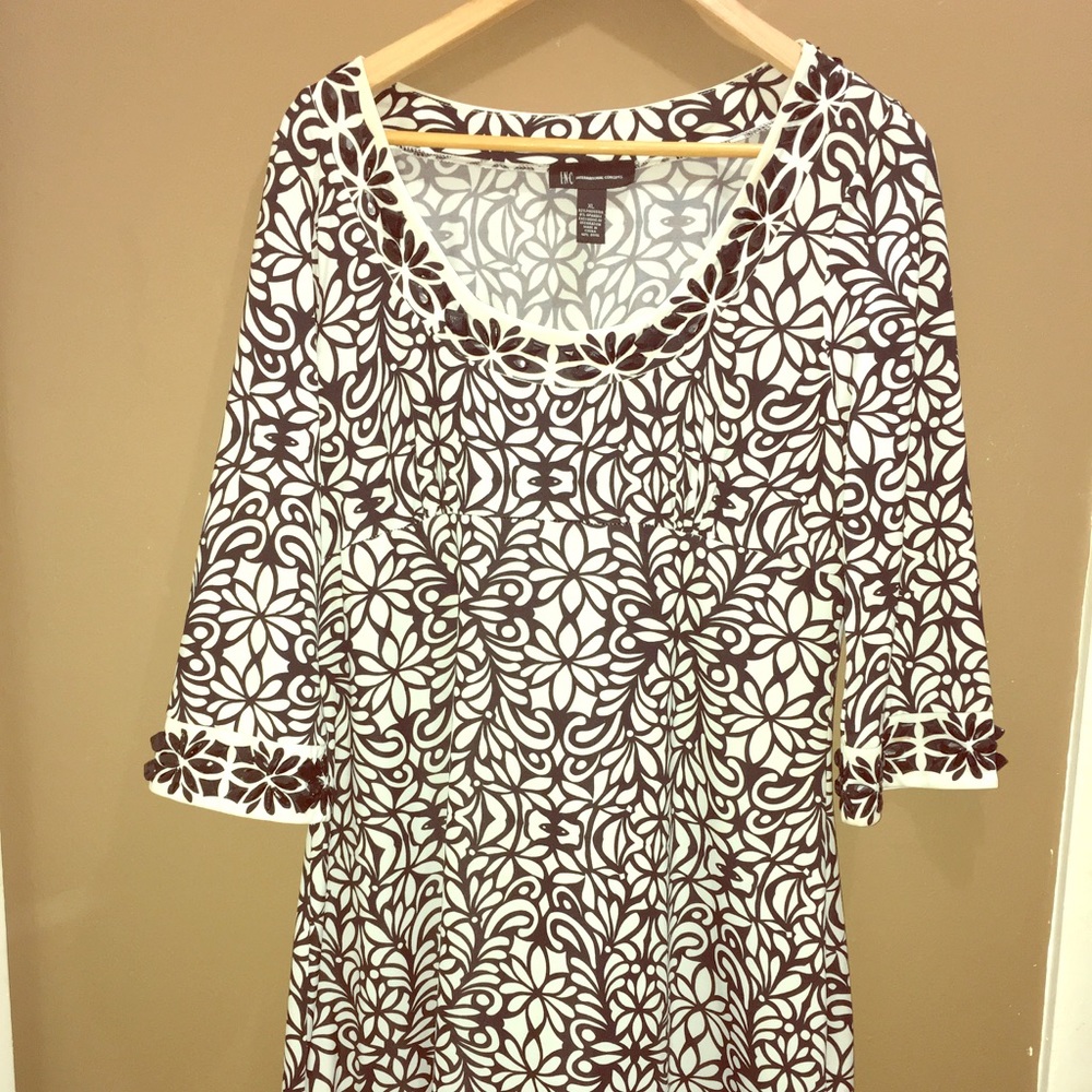 Black and white floral design