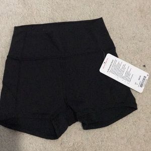 NWT Lululemon in movement short