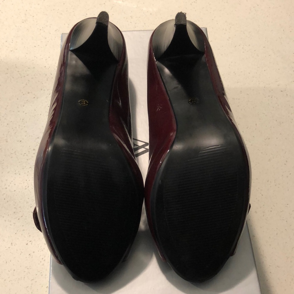 Shoes - Picture 4 of 6