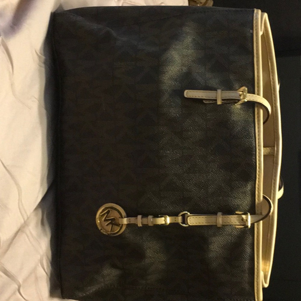 Michael kors classic monogram tote