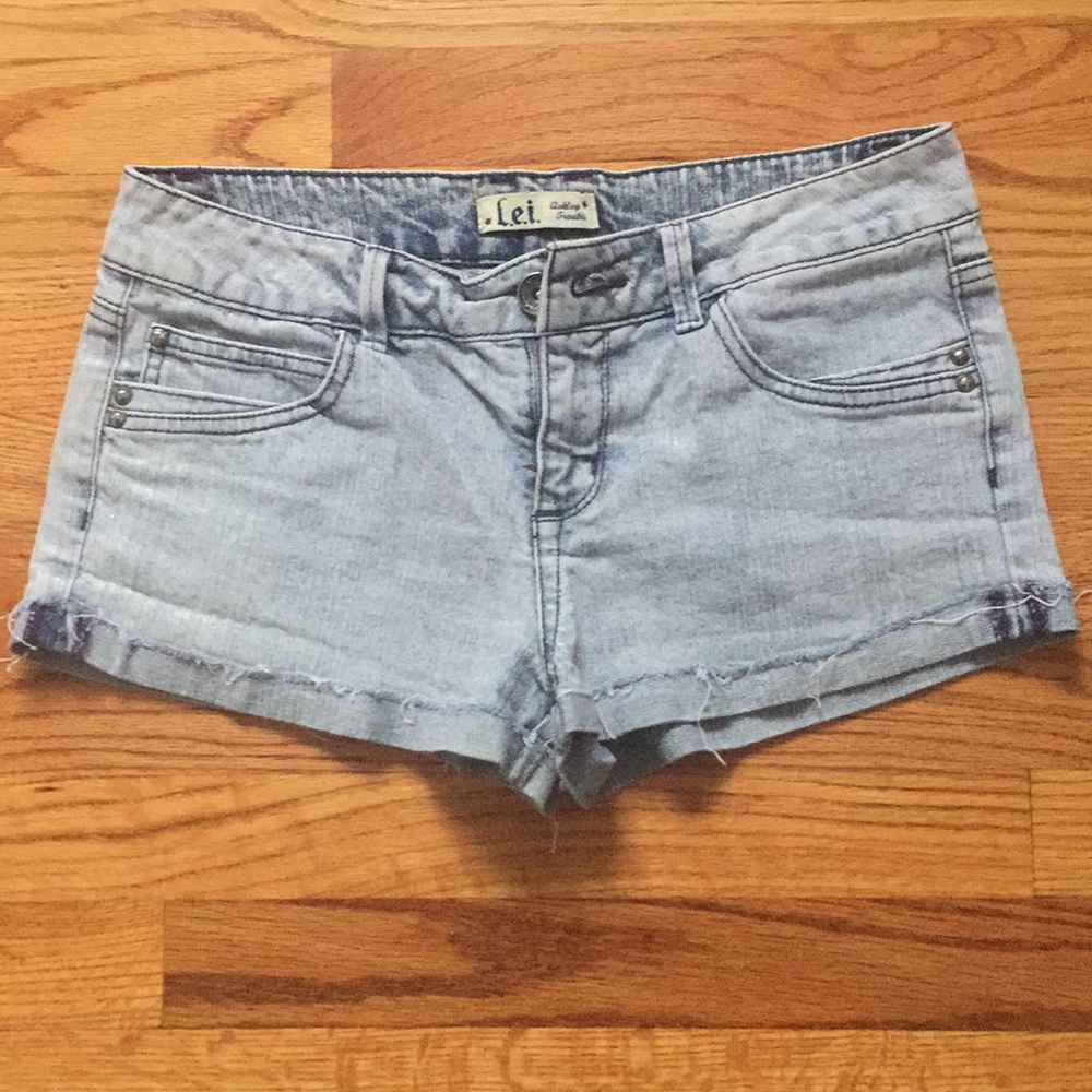 Light-wash Jean Shorts