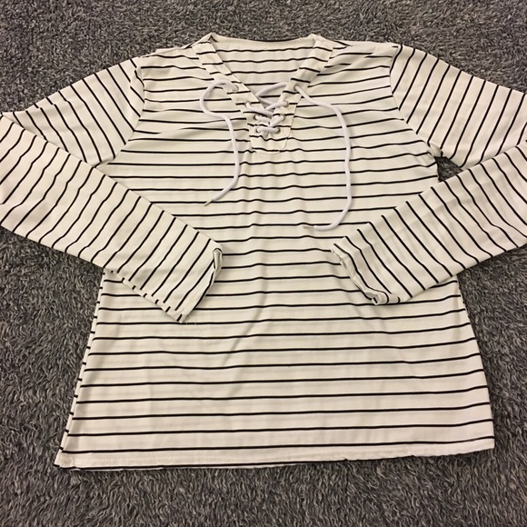 Boutique style, striped layering top - Picture 2 of 8