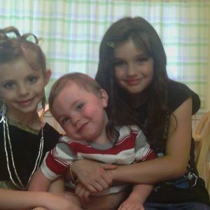 Meet your Posher, Tenia