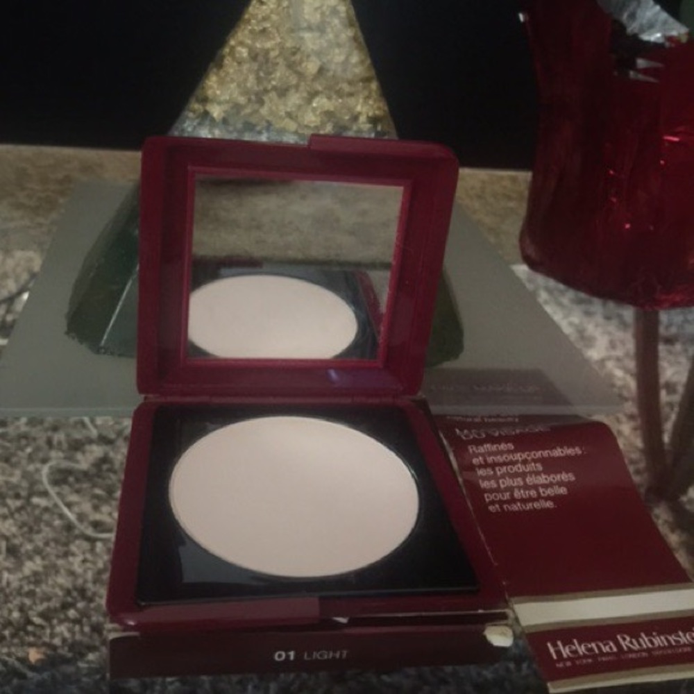Brand new Helena Rubinstein compact Powder