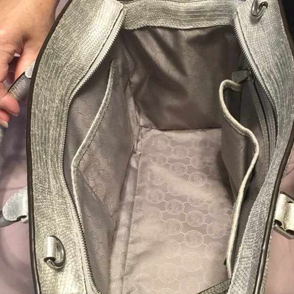 Michael kors collection rare silver snakeskin like - Picture 3 of 4