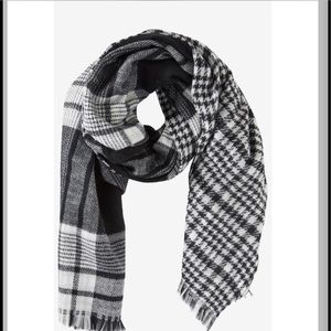 Black & White Reversible Plaid scarf