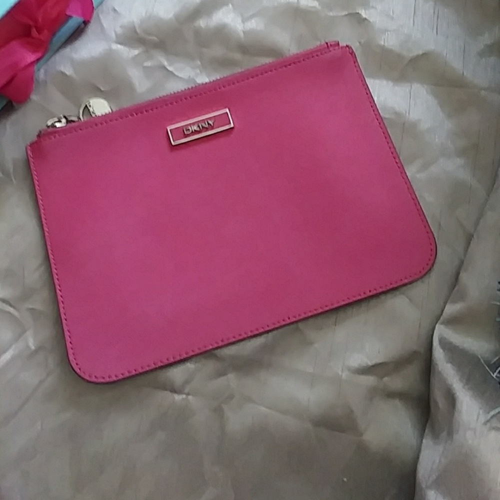 DKNY CLUTCH