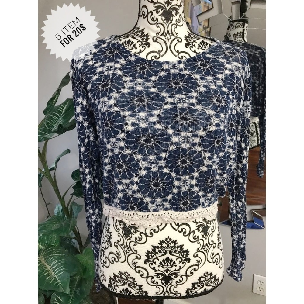 Divided women crop top