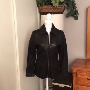 Size small beautiful leather jacket like new
