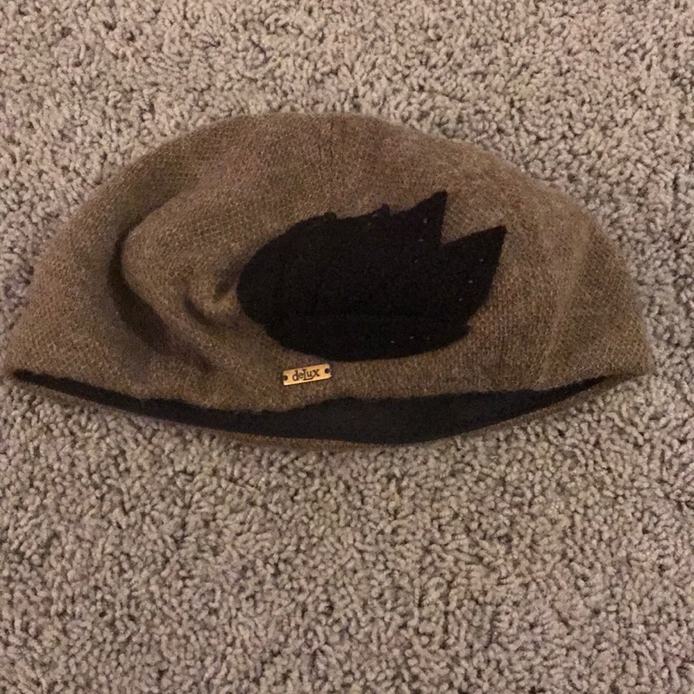 Delux dressy hat