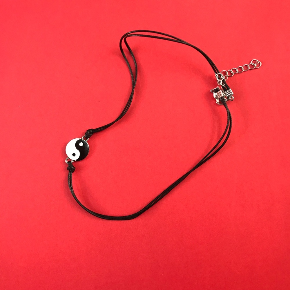Ying yang choker