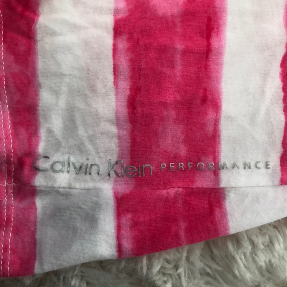 Calvin Klein Performance V-Neck - Picture 2 of 3