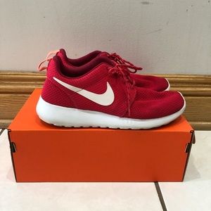 Nike Roshe Free Run size US 6.5 in Red/Crimson Red
